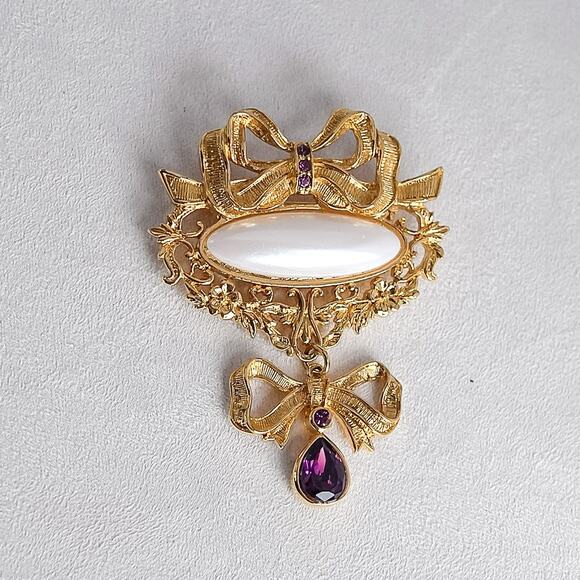 Avon Bow Brooch Vintage Gold-Tone Faux Pearl Purple CZ Statement - Picture 1 of 5